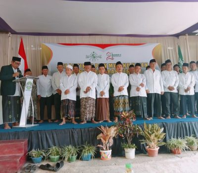 Pengurus PAW MWCNU Kajen mengikuti Baiat oleh Rais Syuriyah PCNU Kab. Pekalongan, KH. Baihaqi Anwar